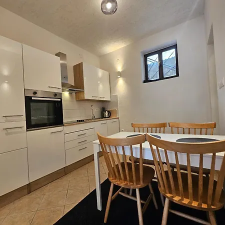 Kastel Luksic Apartmán